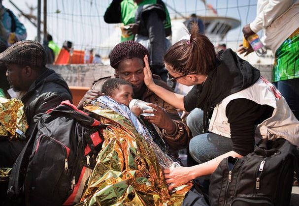Migranti e Mediterraneo: un ponte o una diga insormontabile?