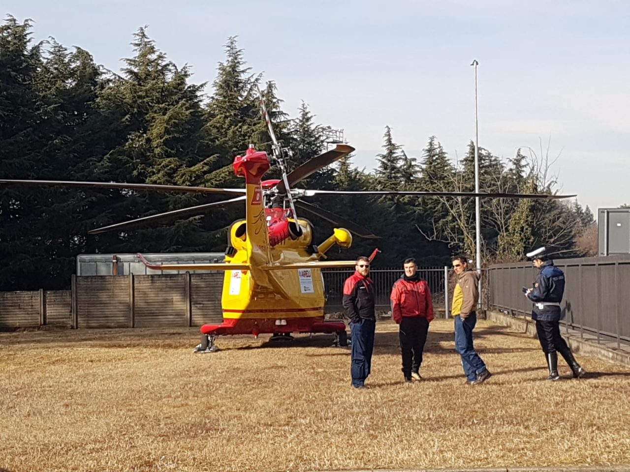Ha un malore in auto a Tradate: grave 31enne