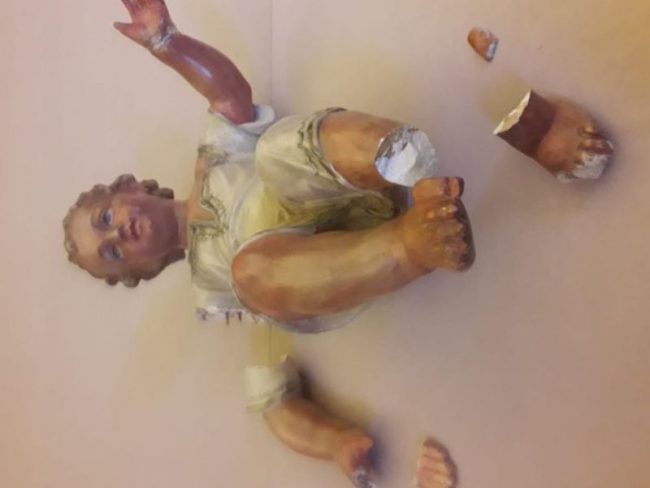 Presepi presi di mira e vandalizzati. Tanti i casi FOTO