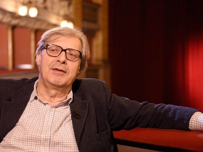 Mostra “Il Regime dell’Arte”, tutto esaurito per la lectio magistralis di Vittorio Sgarbi