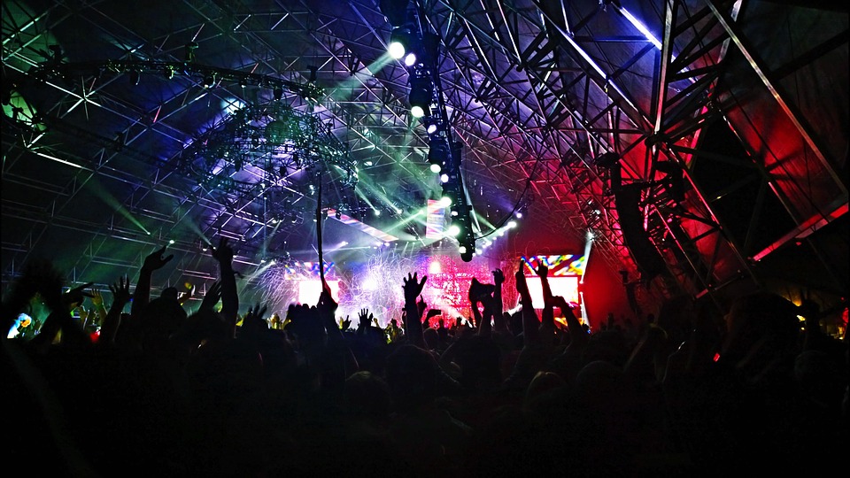 Rave Party di Capodanno a Rho: 16enne grave in ospedale