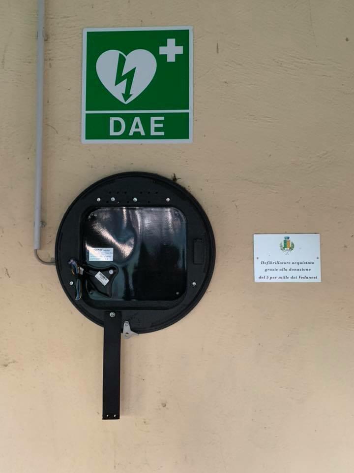 Rubato il defibrillatore al parco di Vedano: “E’ stata una ragazzata”