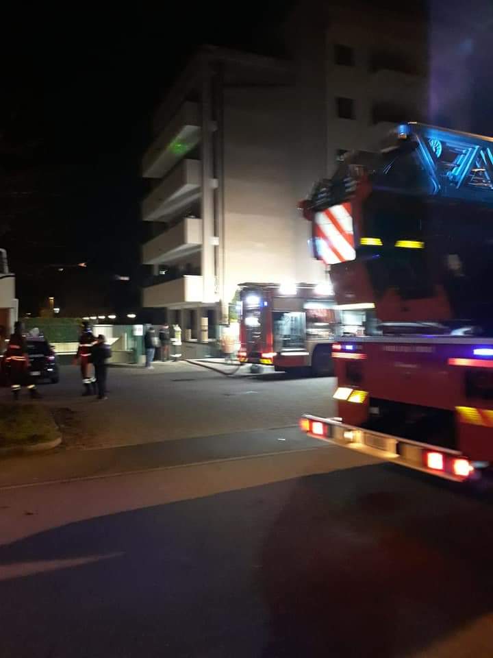 Auto in fiamme a Legnano nella notte