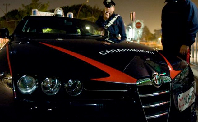 Tenta di svaligiare un bar: albanese arrestato