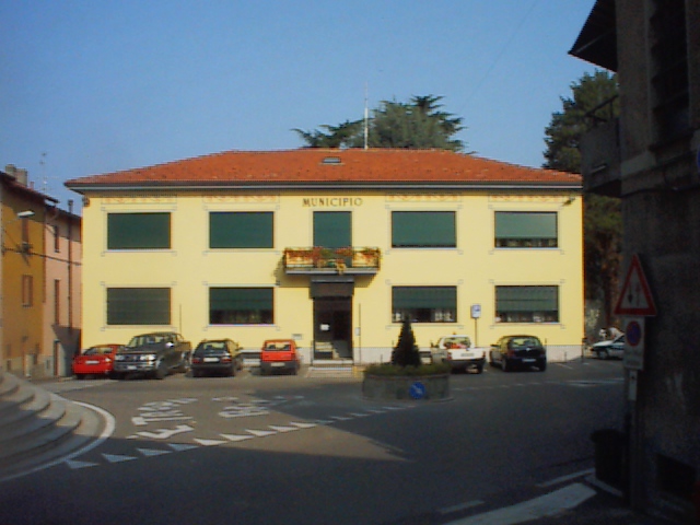 Stallo a Caronno Varesino, Comune a rischio paralisi