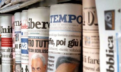 Edicolanti in piazza a Bergamo: "Chiudiamo, gli editori ci affamano"