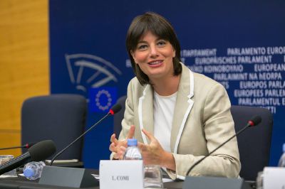 Lara Comi rinuncia a Bruxelles