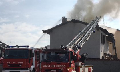 Motta, fumo dal tetto: vigili del fuoco in via Annoni