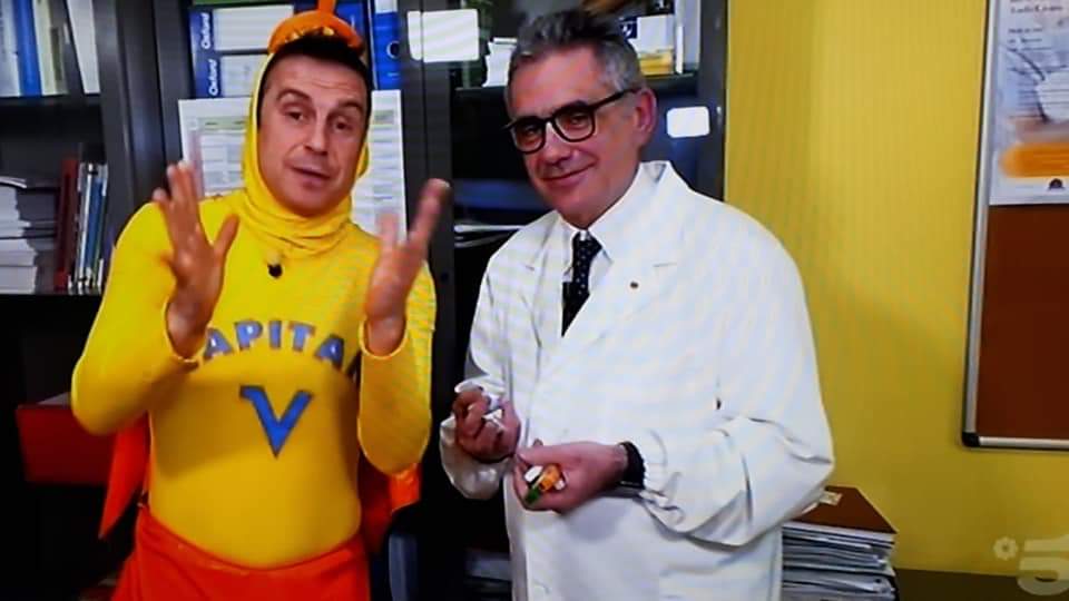 Il dottor Pregliasco e Capitan Ventosa misurano… la febbre