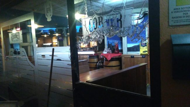 Rapina al bar, 25enne si presenta dai Carabinieri