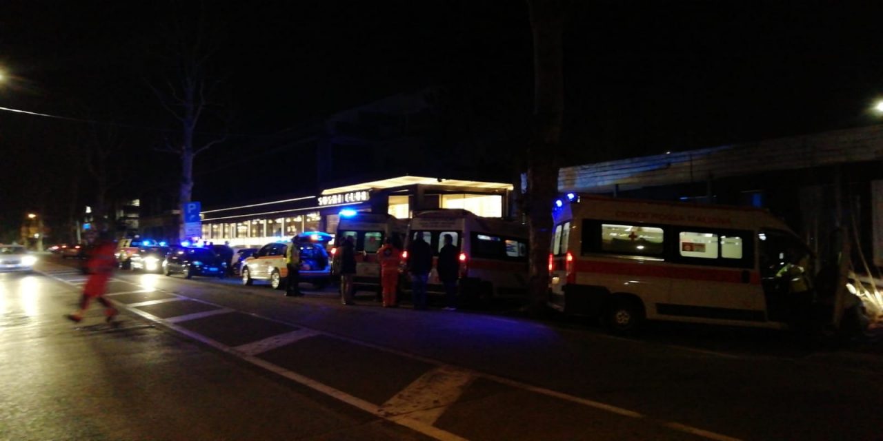 Spray al peperoncino al ristorante: 17 persone intossicate