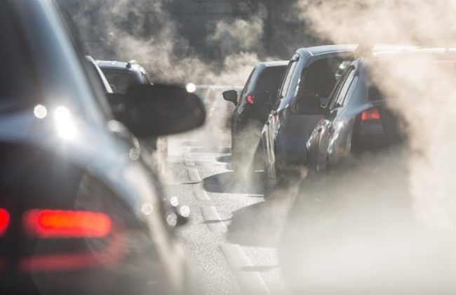 “Pullman gratis e sosta libera per le auto green” contro l’inquinamento