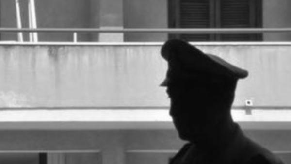 Si suicida gettandosi dalla finestra dopo la rapina