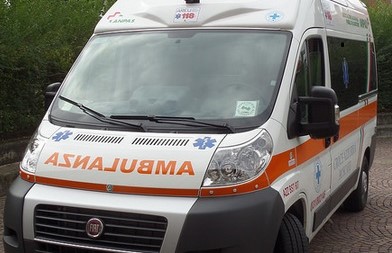 Scontro auto-moto: 74enne in ospedale