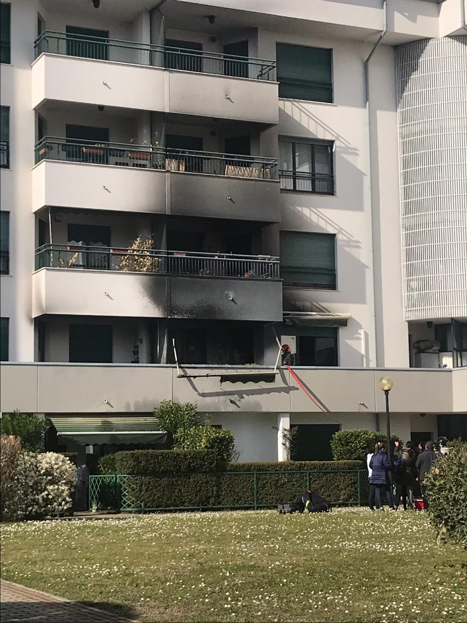 Legnano, incendio in un appartamento