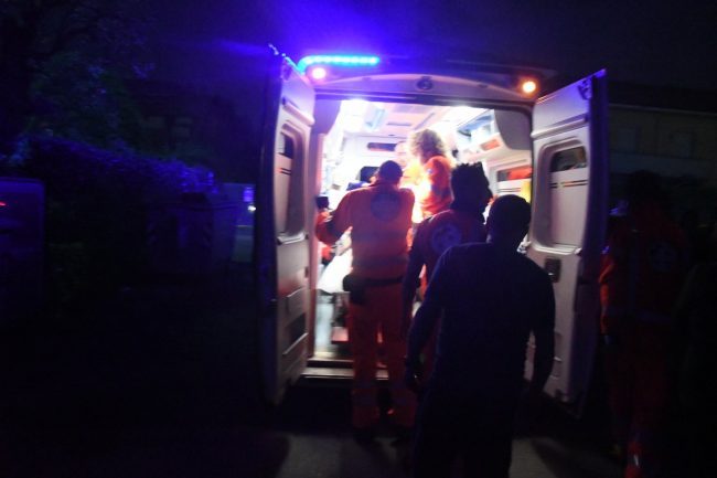 Sbalzato dal monopattino: il 61enne è ancora molto grave