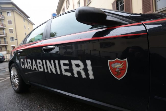 A casa aveva hashish, marijuana e 4mila euro: arrestato un 25enne
