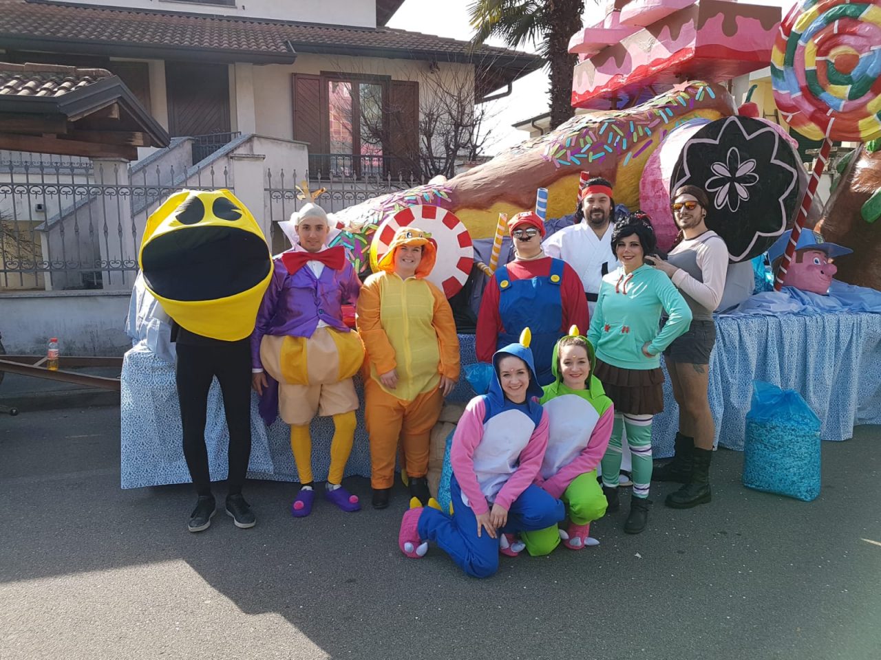Carnevale di Cantalupo, carri e maschere invadono la frazione FOTO