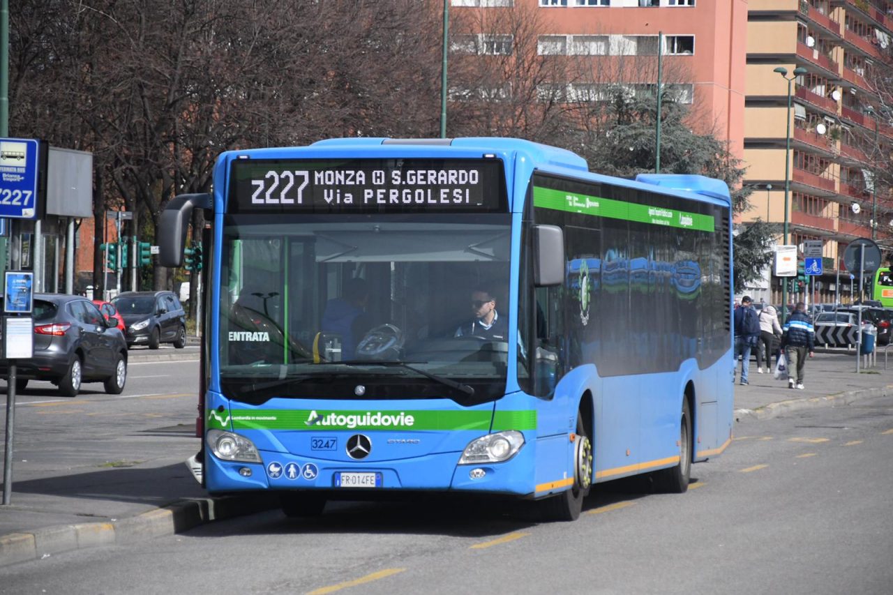 “Più autobus in vista della ripresa delle superiori”