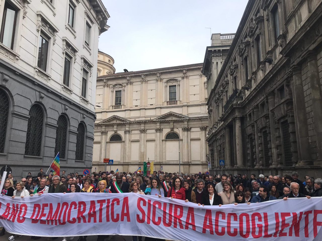 In duecentomila a Milano per dire no al razzismo FOTO