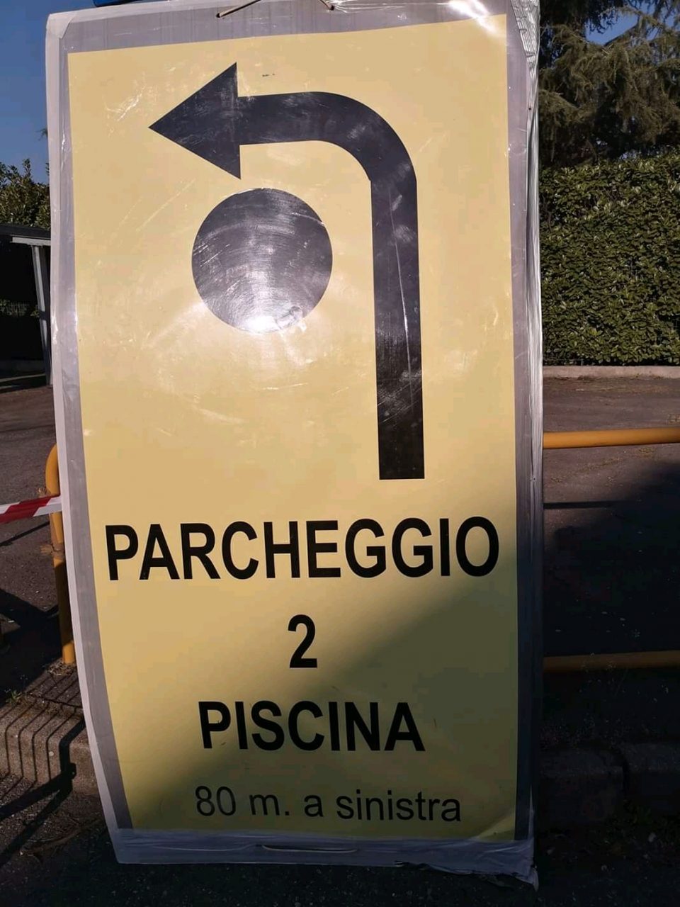 Piscina comunale, parcheggio chiuso fino al 6 aprile