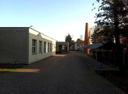 Vento scoperchia tetto, domani scuola chiusa a Fagnano
