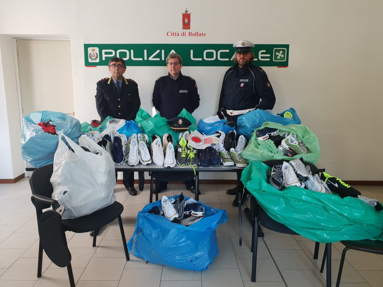 Sequestrata merce contraffatta a Bollate