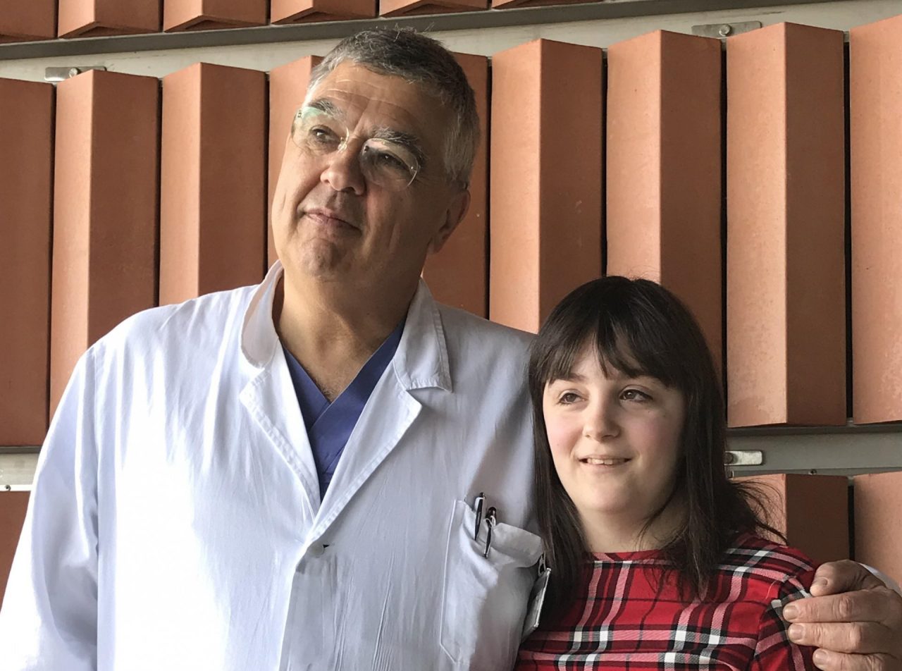 Medico magentino le ricostruisce l’orecchio: torna a sentire dopo 20 anni