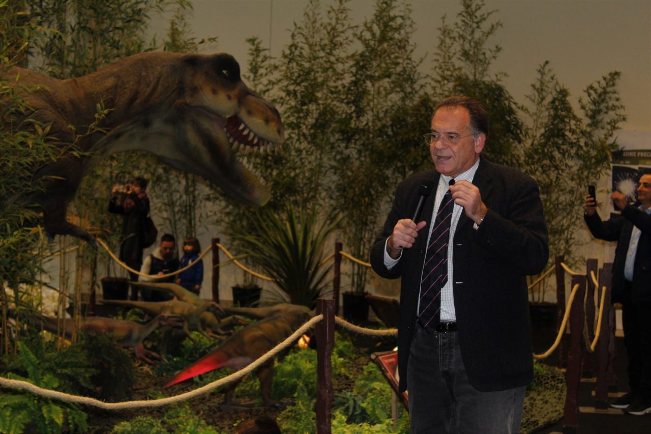 Cecchi Paone racconta il mondo dei dinosauri a Il Centro di Arese