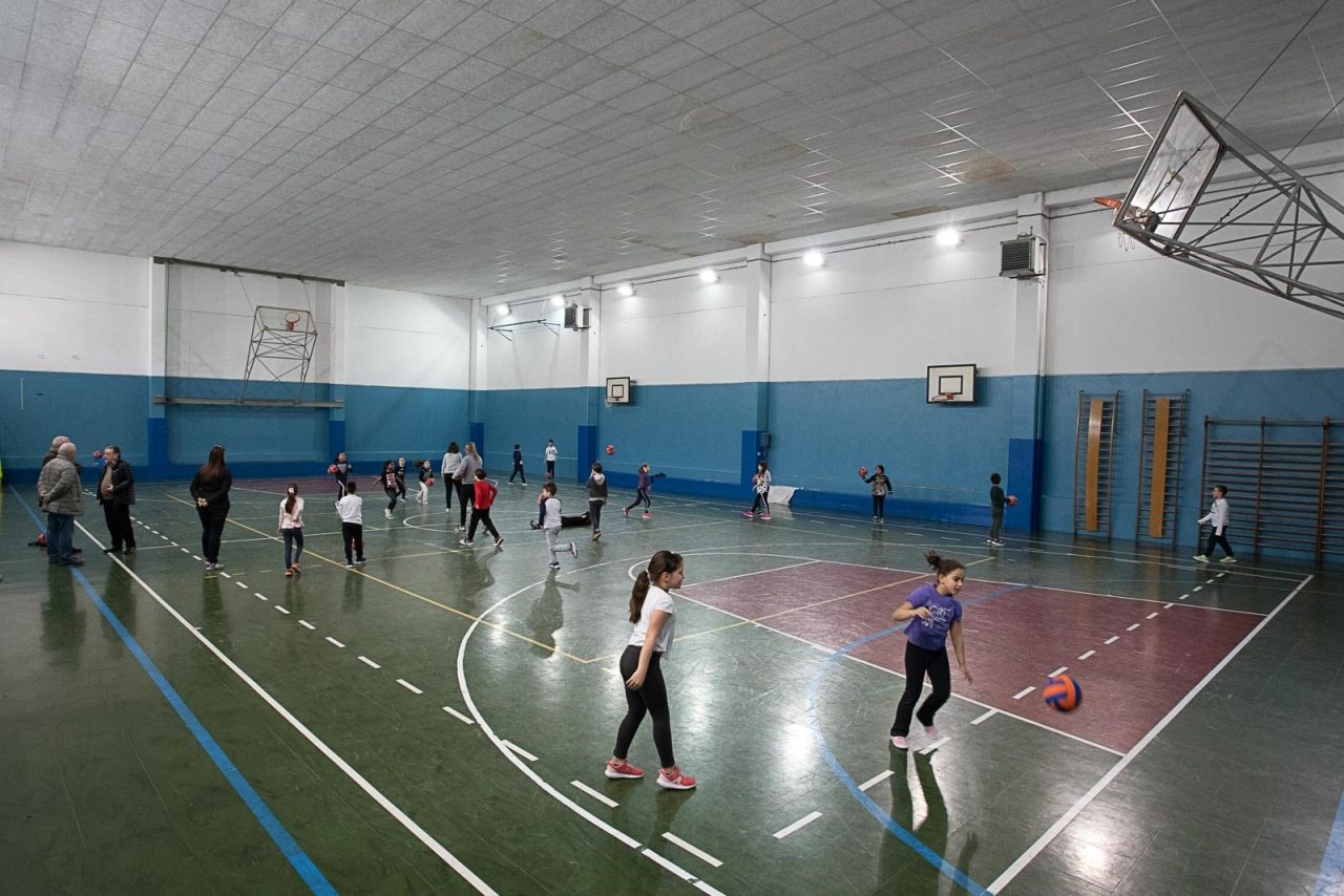 Pallavolo nelle scuole grazie agli Artigiani del Borgo e alla Vomien