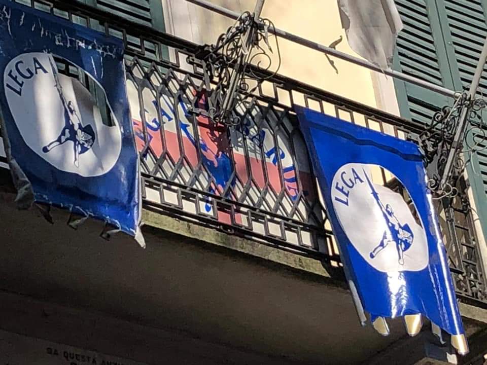 Lega Varese, vandali in azione: via il “Nord”