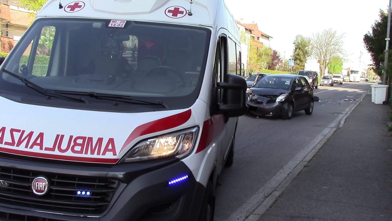 Scontro tra due auto a Legnano