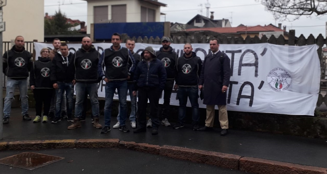 Circolo Leccisi, presidio in stazione a Canegrate: “Più sicurezza”