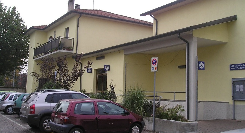 Rissa in stazione, ragazzo ferito col taglierino