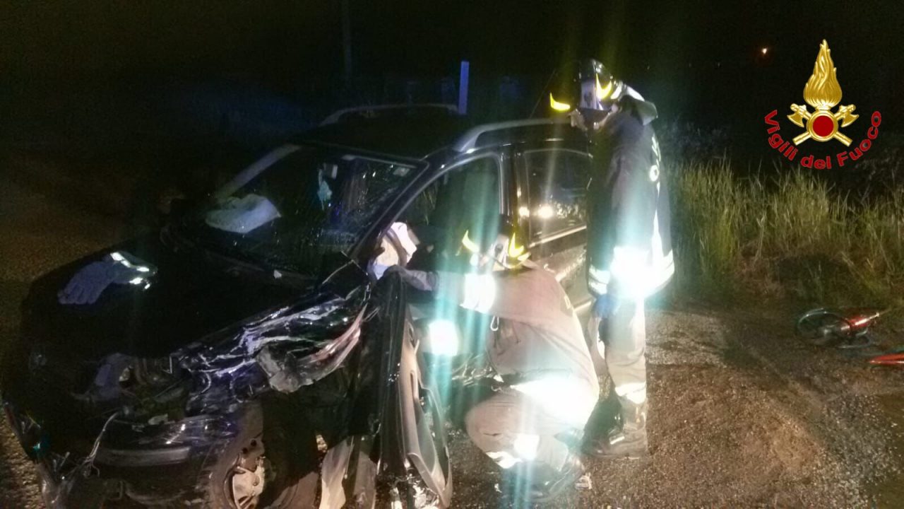 Pauroso incidente tra due auto, tragedia sfiorata