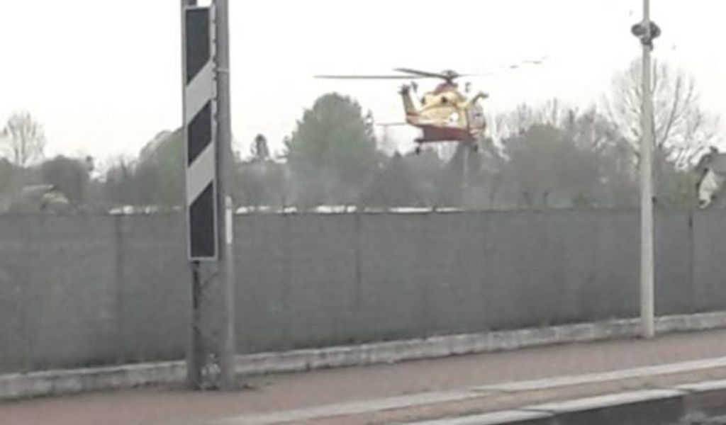 Operai schiacciati da una lastra lungo la ferrovia: due morti