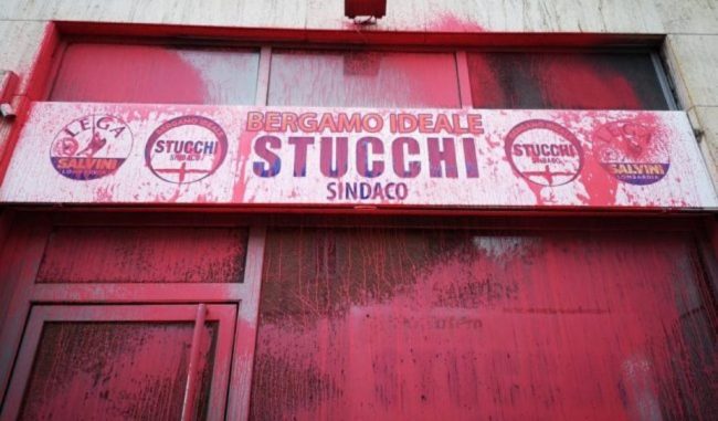 “Salvini muori”: vandali contro la sede della Lega a Bergamo