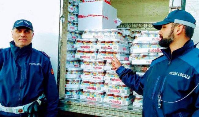 Gli rubano il furgone, lo ritrova con dentro 5 tonnellate di Nutella