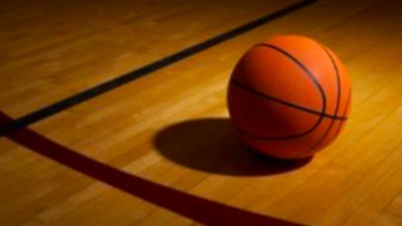 Insulti razzisti dai genitori avversari alla partita di basket di 13enni