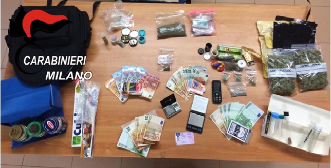 Ordina droga dall’estero e se la fa spedire con il corriere: arrestato a Bollate