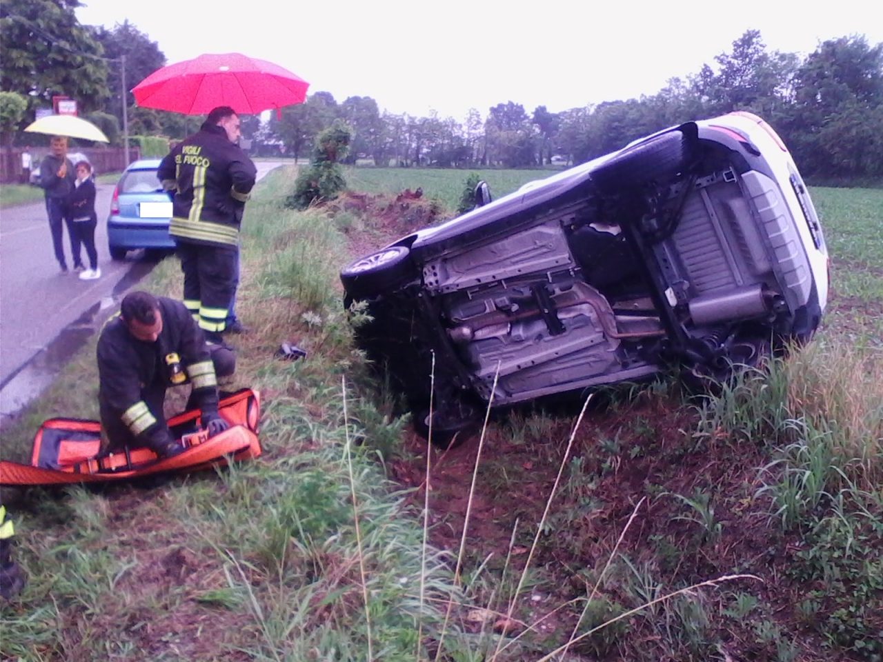 Incidente in rotonda a Inveruno – LE FOTO