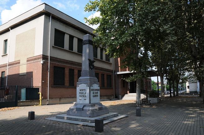 Taglio del nastro sabato per la mostra fotografica “Oltre la polvere”