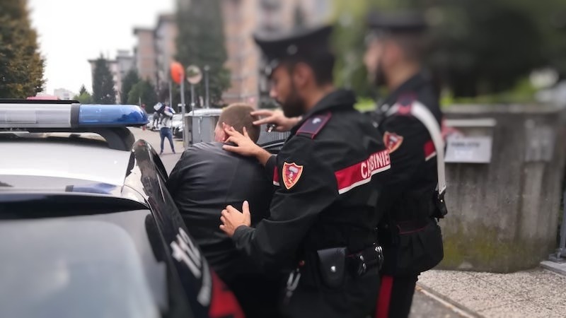 Tentato omicidio con un colpo di arma da caccia: arrestato il responsabile