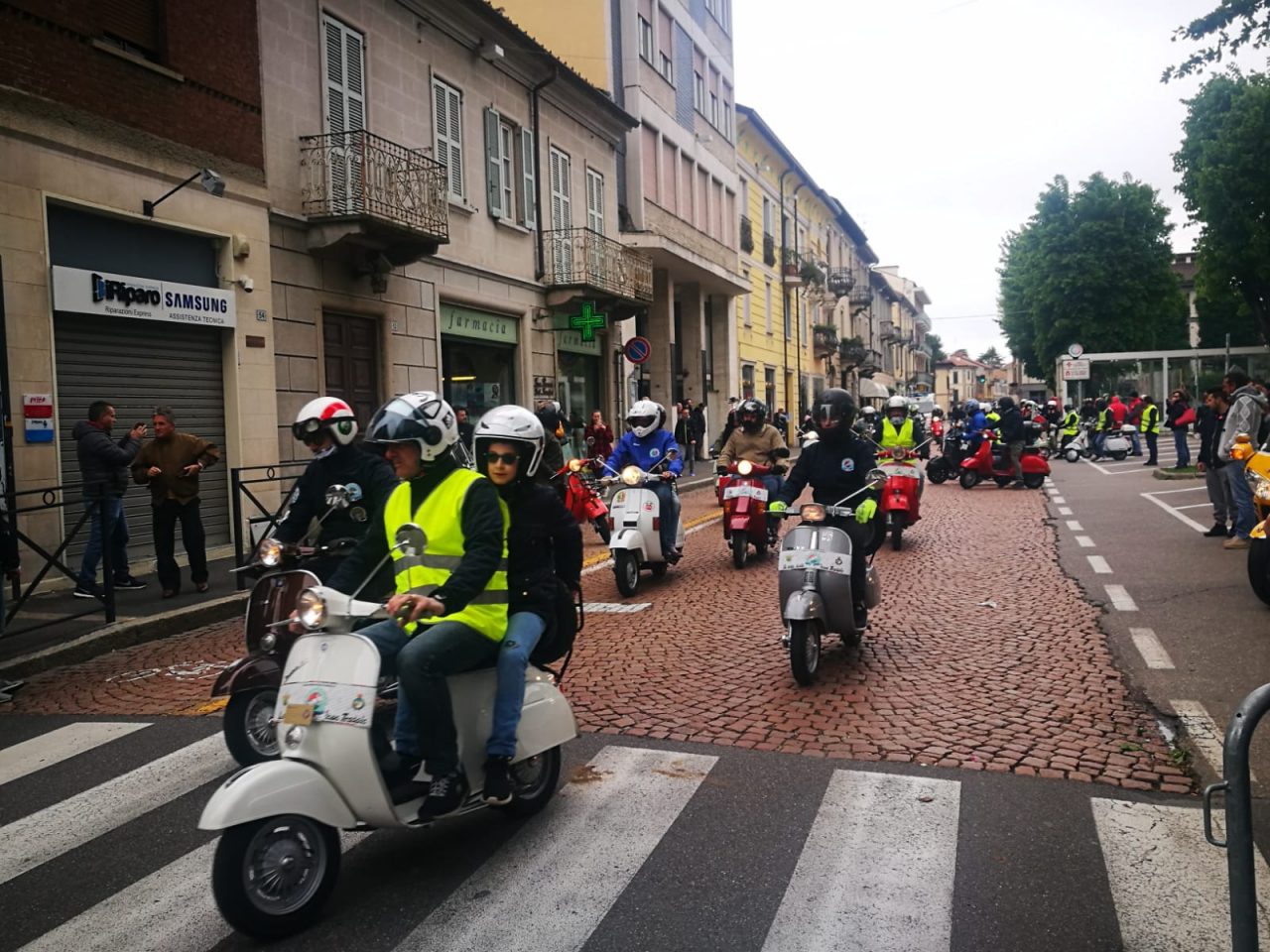 tradate vespa party