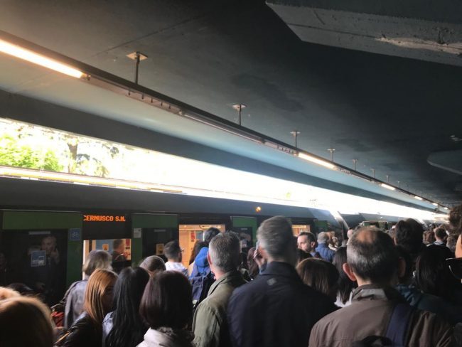 Guasto a Gobba, caos sulla metropolitana verde