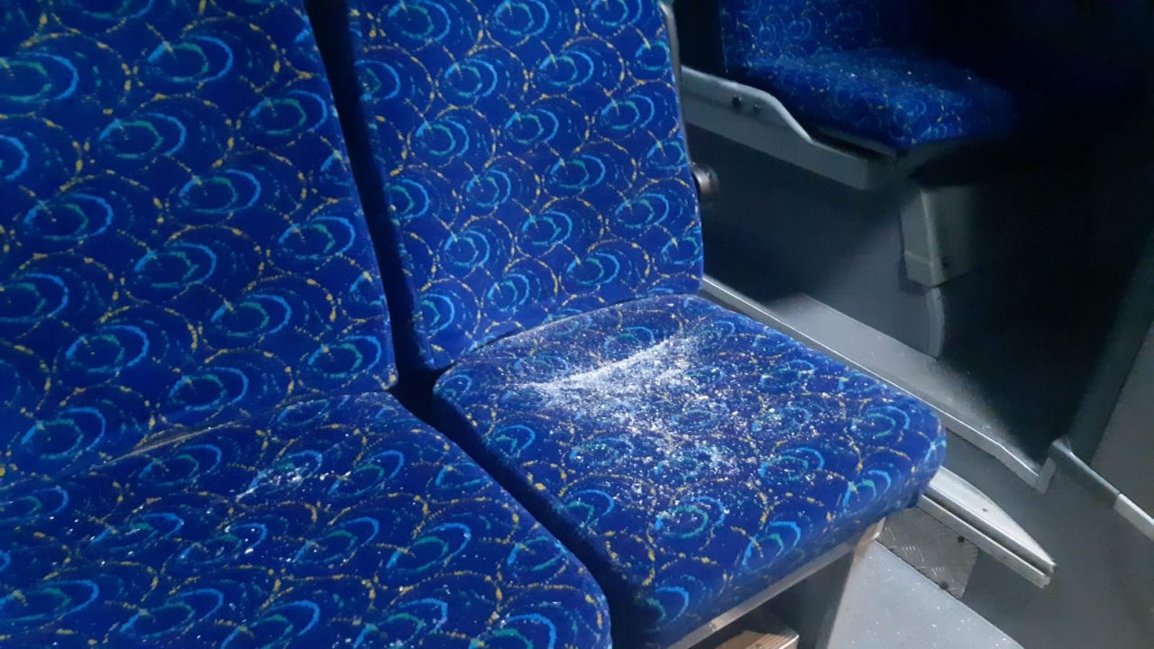 furgone perde una ruota lungo il sempione, colpito un pullman