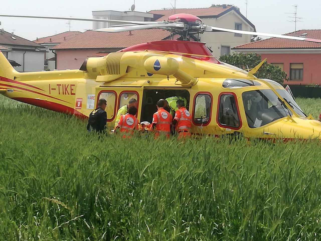 Gravissimo incidente in via Rho a Lainate FOTO