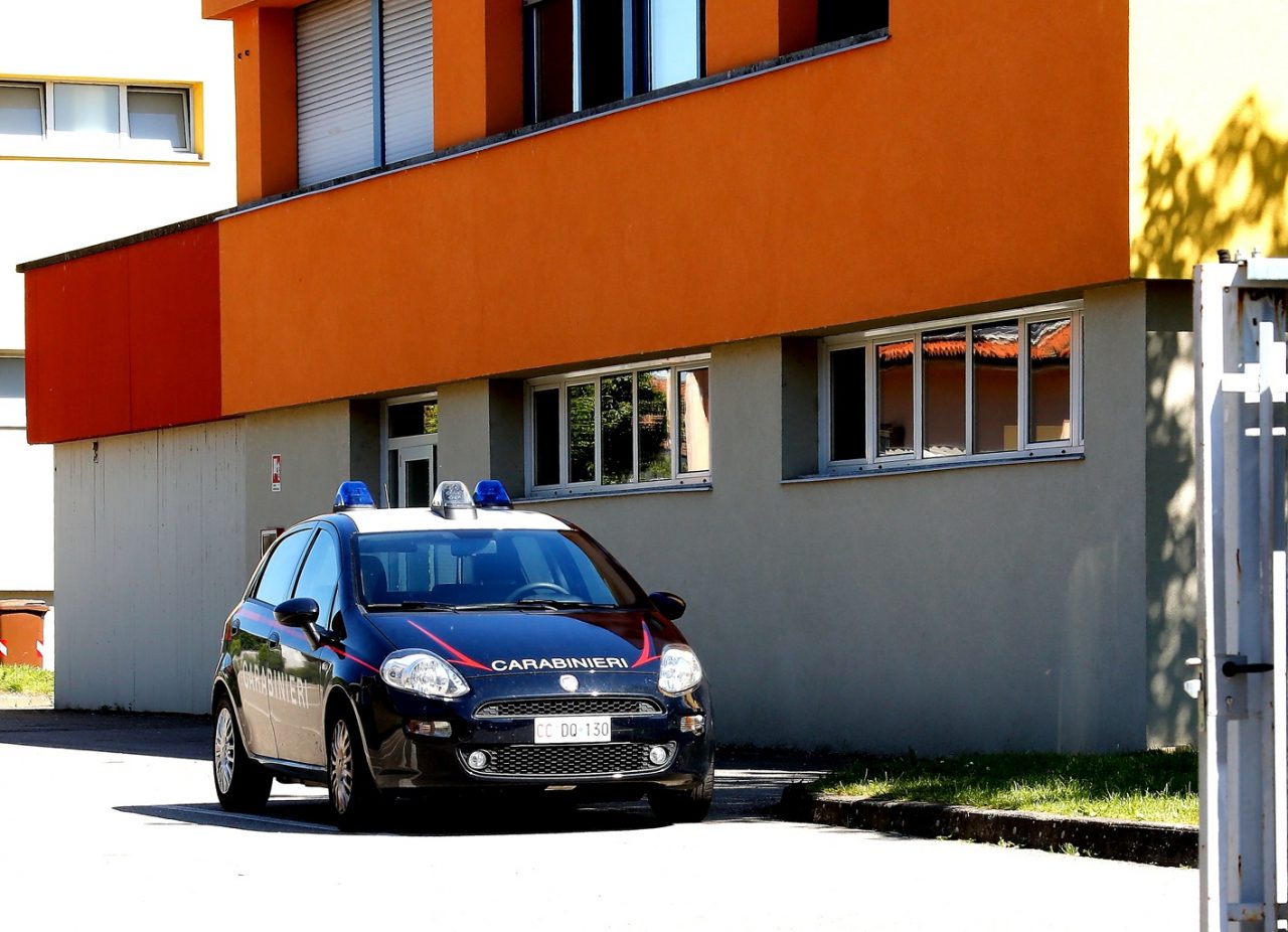 Overdose di farmaci in una scuola di Gaggiano: 14enne in ospedale