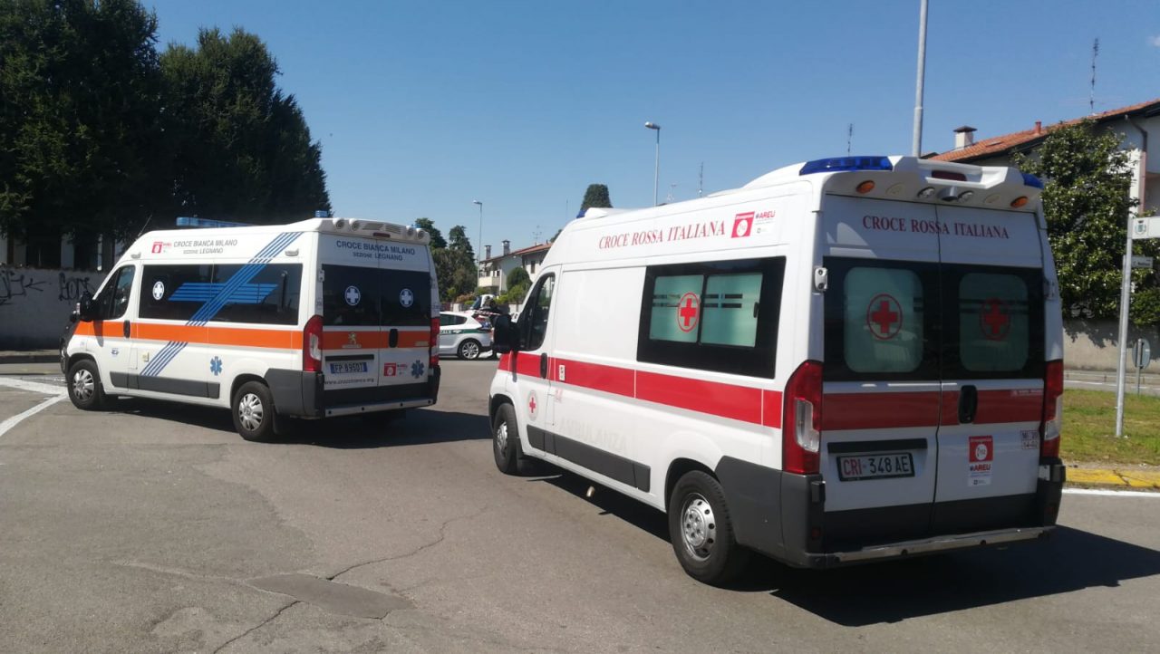 Incidente tra due auto