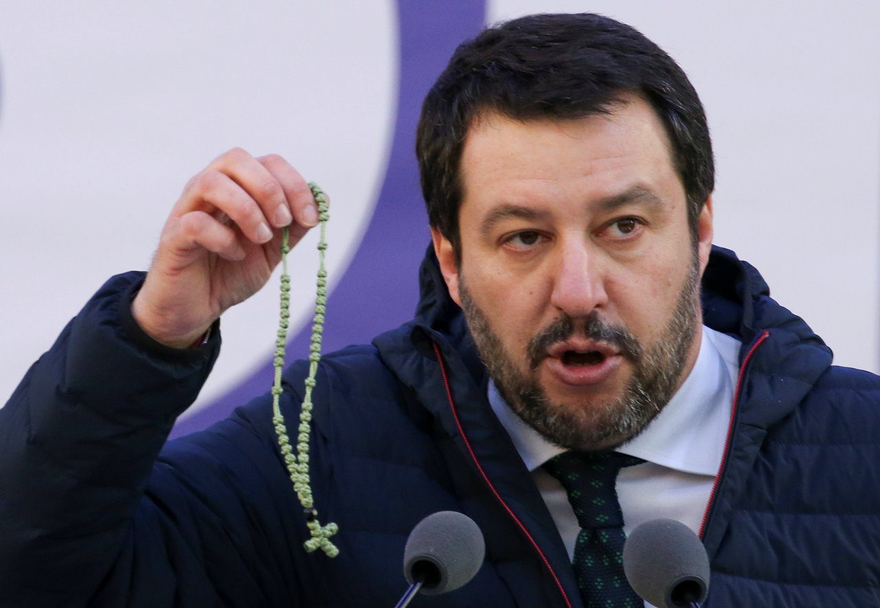 I missionari comboniani: “Indignati dal rosario elettorale di Salvini”